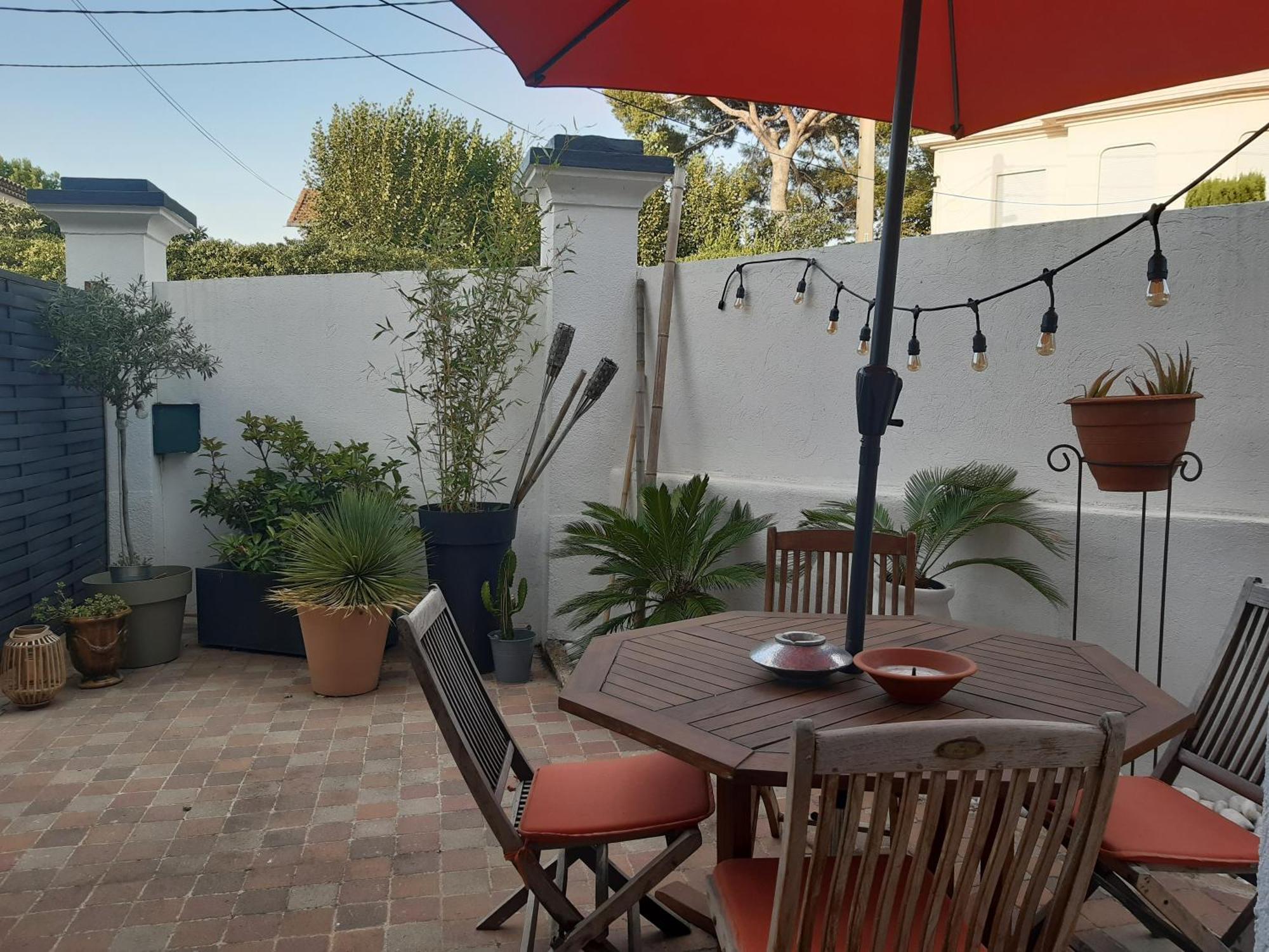 Grand Avec Patio *
